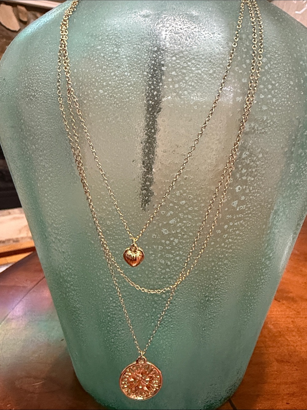 Gold Plated Layered Filigree Medallion Pendant Necklace Set from Anthropologie🔥🔥 - Picture 3 of 16